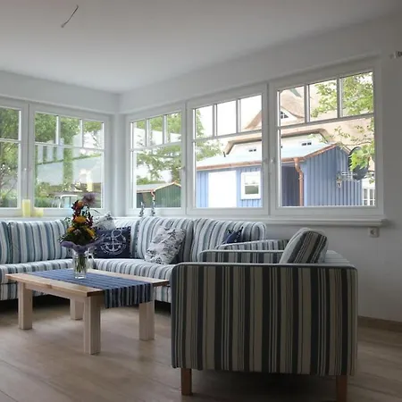 With 1 Bedroom Vakantiehuis Zingst
